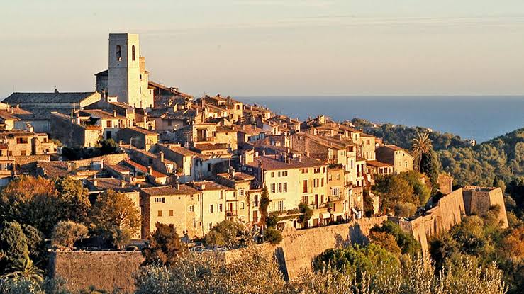 luxury art retreat st paul de vence